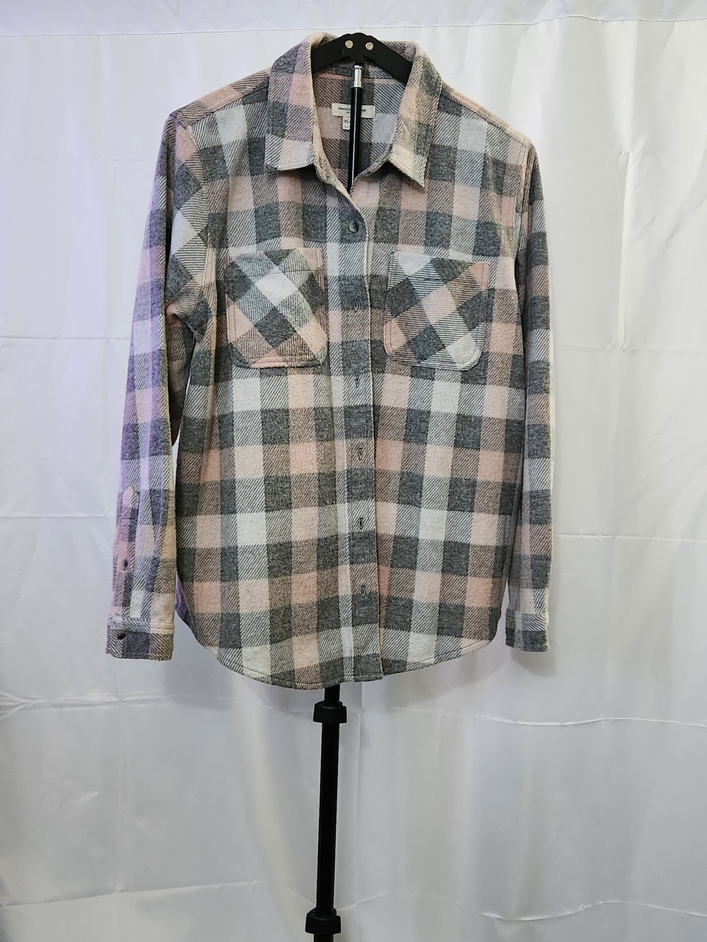 beachlunchlounge Ladies Plaid Shirt Jacket in Pink Gray White
